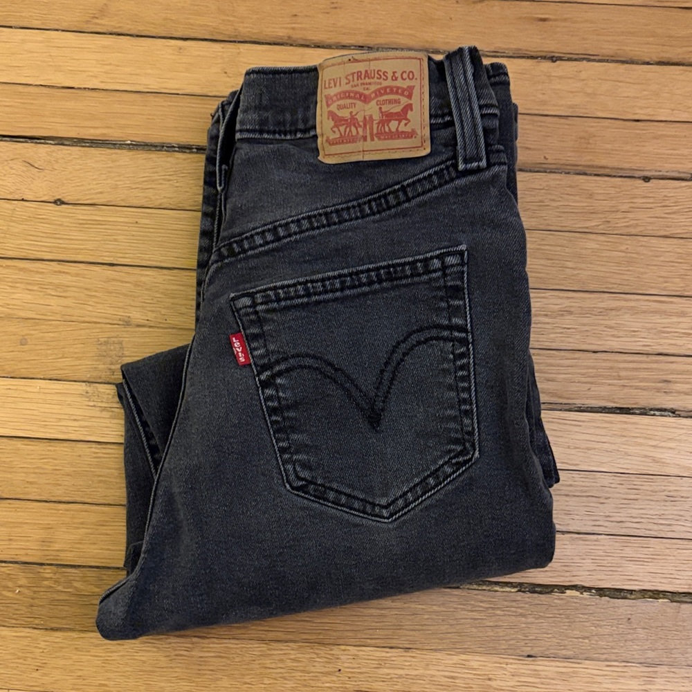 Levi's Women’s Ribcage Straight Ankle Jeans size 26 in faded black wash